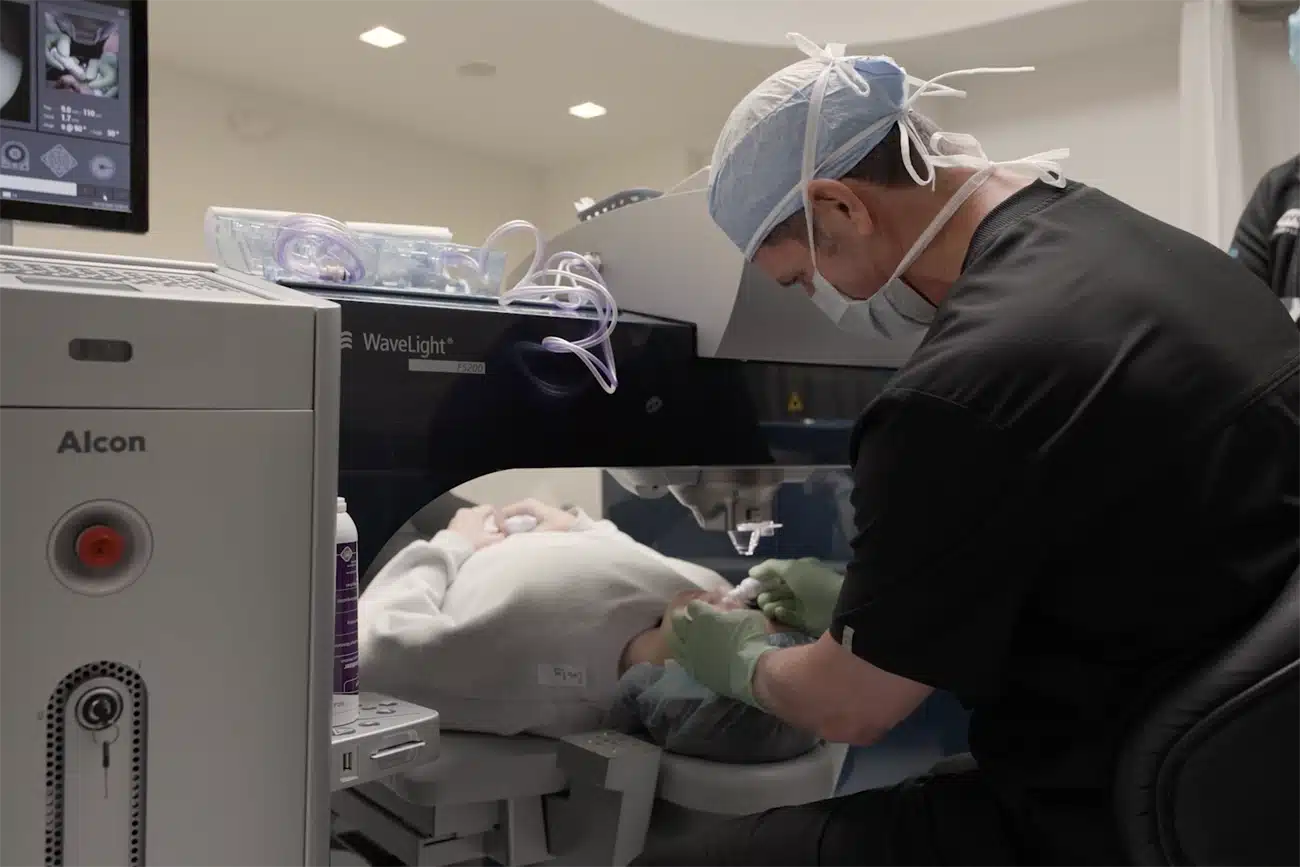 Mark Lobanoff, MD, performing LASIK with Alcon's Wavelight Plus LASIK technology at OVO LASIK + LENS in Minnesota