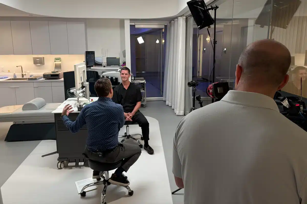 Dr. Mark Lobanoff being interviewed by WCCO inside OVO LASIK + LENS about WaveLight Plus LASIK.